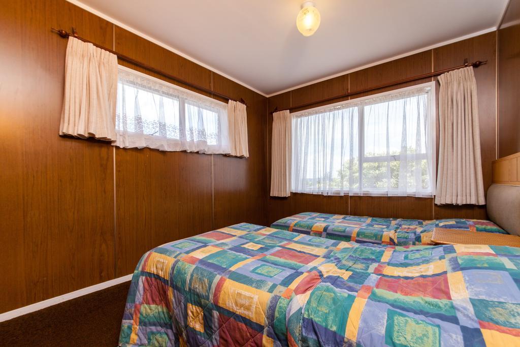 Sunset Lodge Motel Taupaki Ruang foto